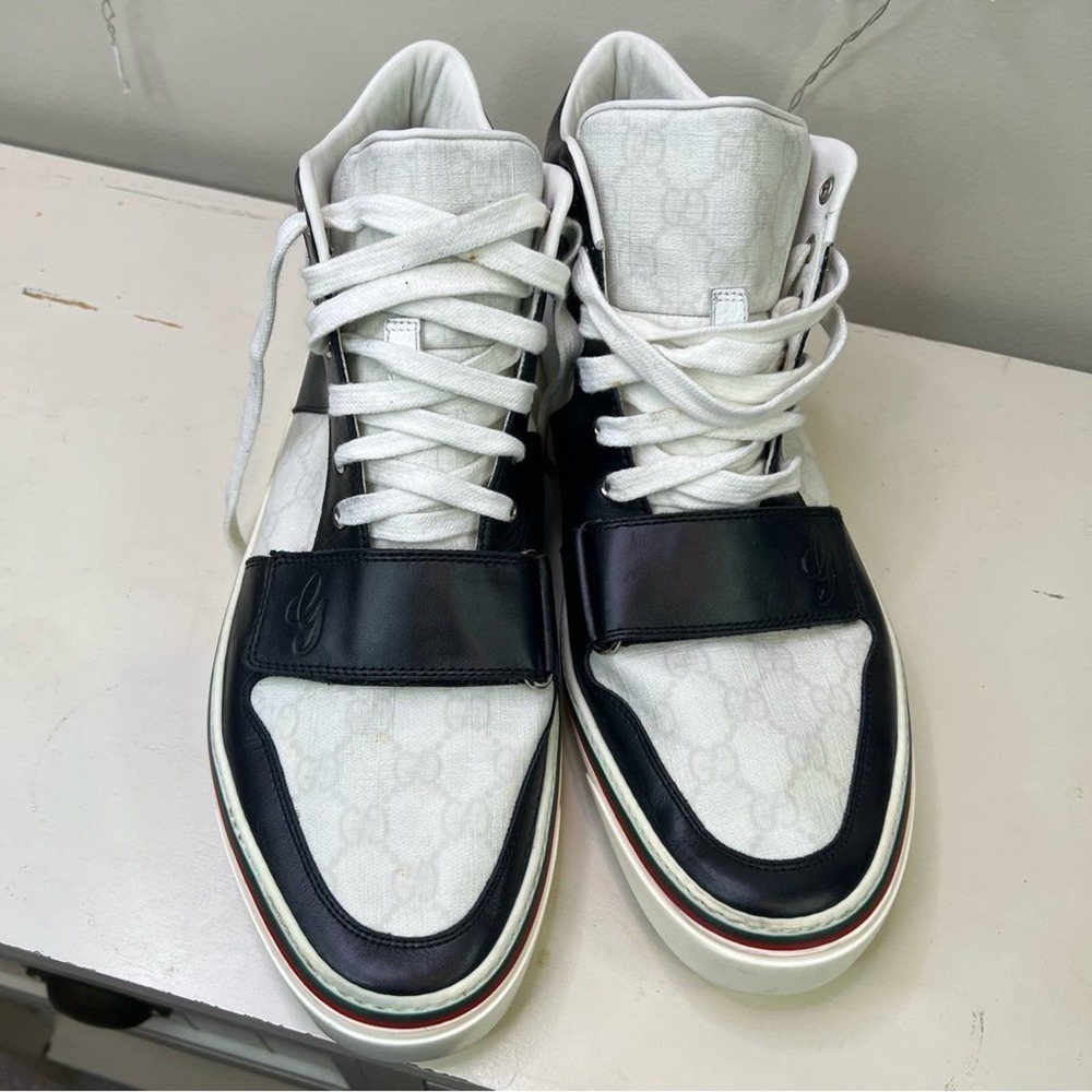 Gucci Black and White High Top Sneakers. Size: 12
Vintage GG Supreme Sneaker - Picture 6 of 9
